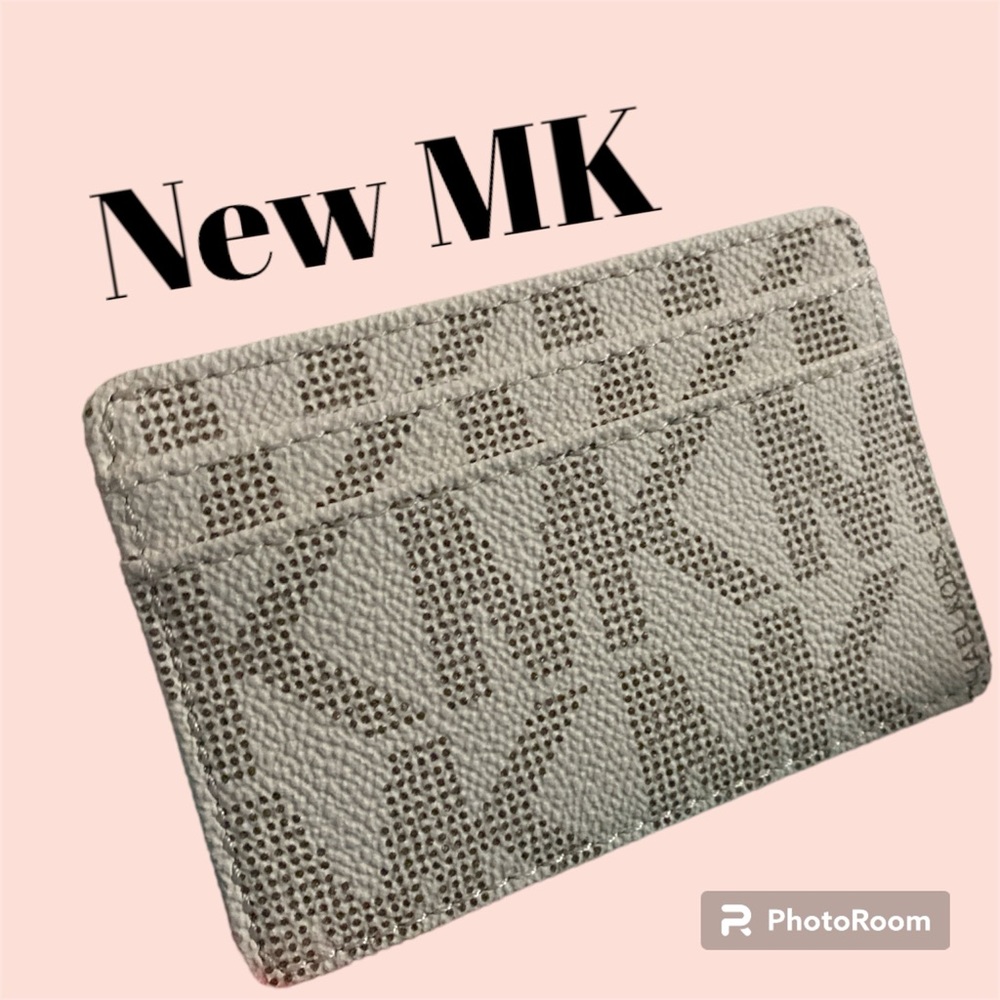 Michael Kors 🌞☀️Small card holder -color vanilla jet set - Picture 2 of 5